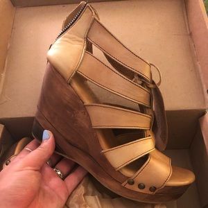 NWT Sundance Summer Strappy Wedges